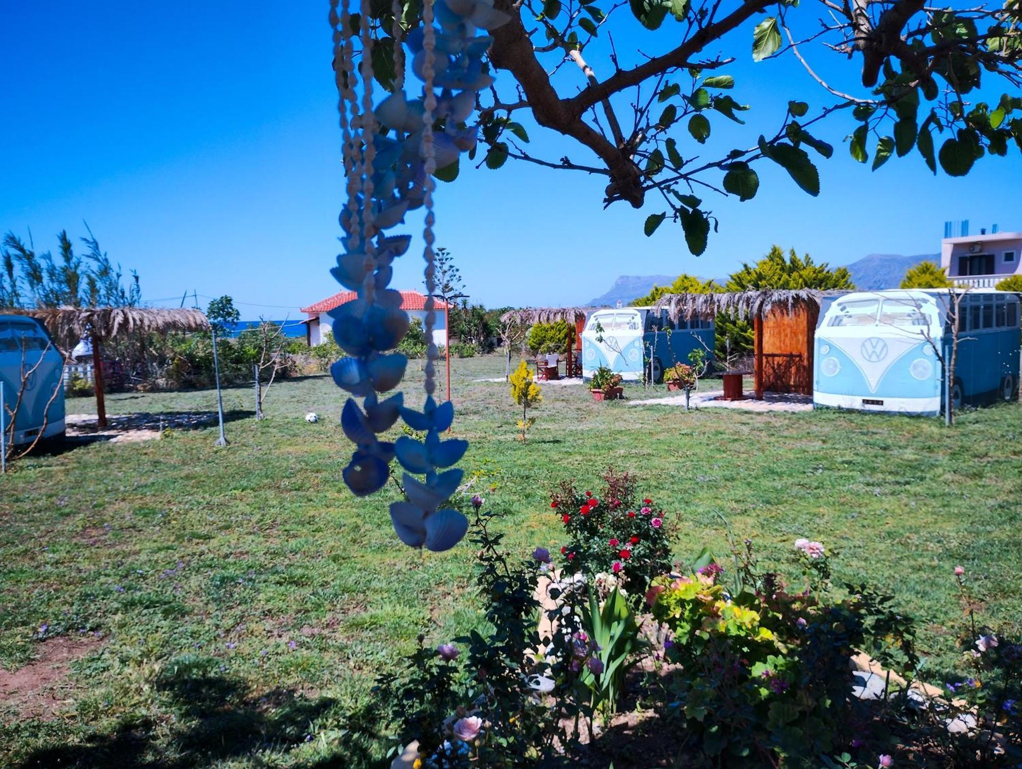 Villa Cornelia Hippie Magic Bus Kíssamos Exterior foto